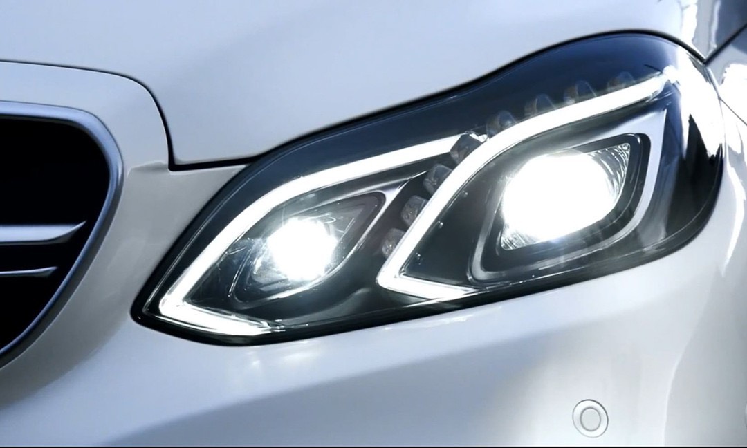 Đèn led có thể được thay thế đèn pha ô tô