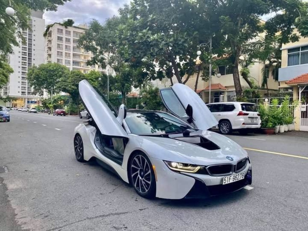 Giá bán siêu xe BMW i8 tại Việt Nam