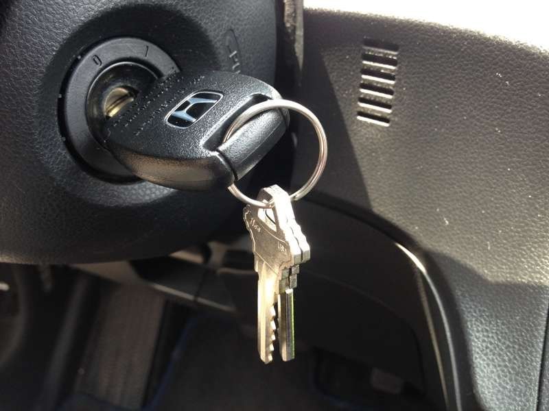 Không được quên để chìa khóa trong xe ô tô