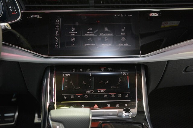 Audi Q8 trang bị 2 màn hình cảm ứng