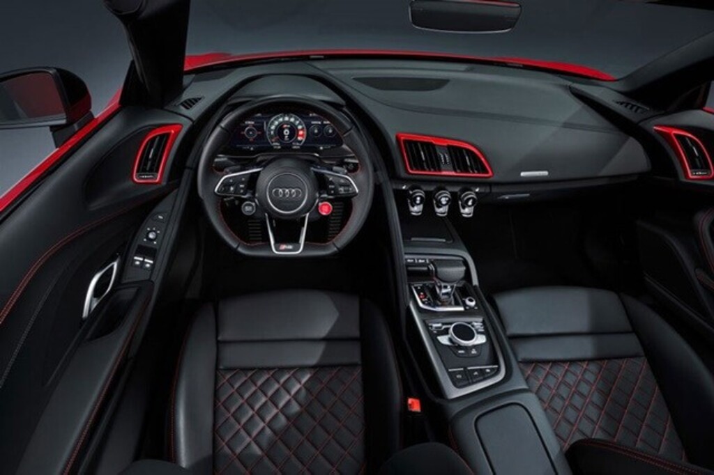 Nội thất tinh tế đến từng chi tiết của Audi R8.