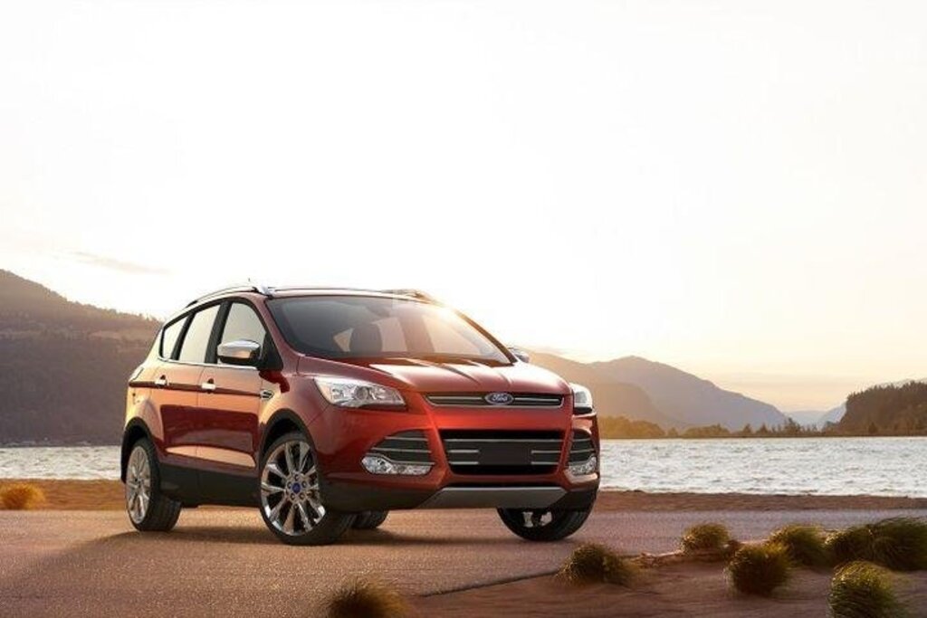Ford Escape thiết kế ấn tượng và khả năng vận hành ổn định.
