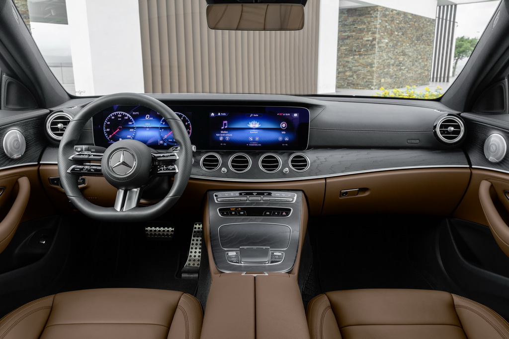 Mercedes E class được cho là có nội thất và các phụ kiện đi kèm rất cao cấp.