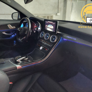Rüsten Sie das 64-farbige LED-Lichtsystem für Mercedes Benz C-Klasse-Fahrzeuge auf